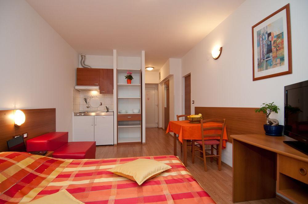 Apartments And Rooms Liburnija オパティヤ エクステリア 写真