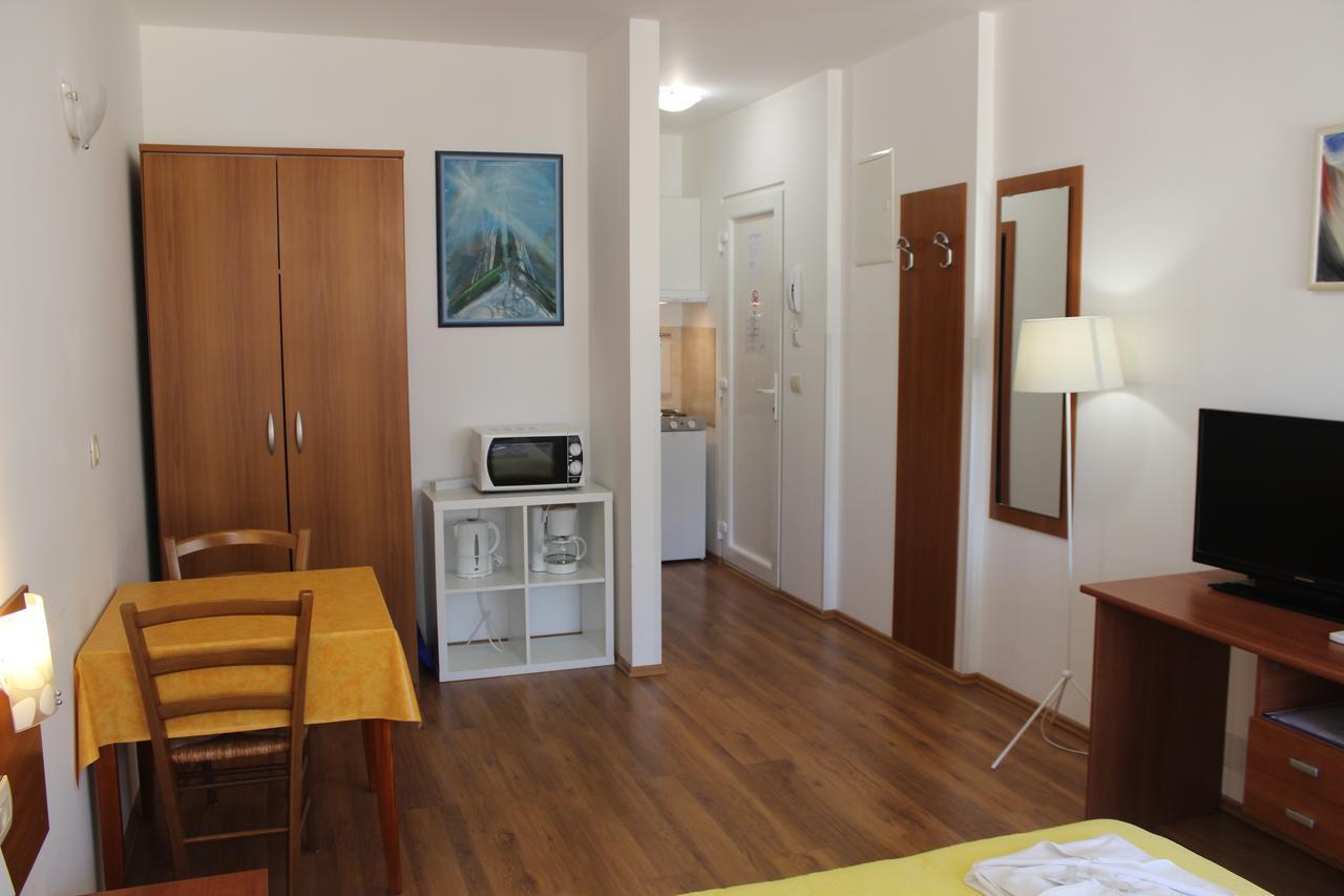 Apartments And Rooms Liburnija オパティヤ エクステリア 写真
